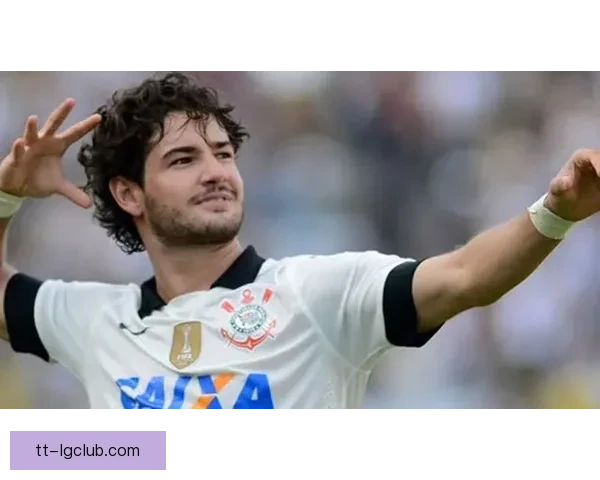 丹伯恩欧冠主场头球破门斩获个人欧冠首球精彩瞬间